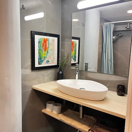 New Loft Near The Sea Location شقة بافوس